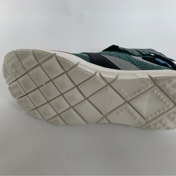 Unisex mid sneaker in emerald/black. Brand Valentino. Size 40 fits an 8.5. - Picture 4 of 7